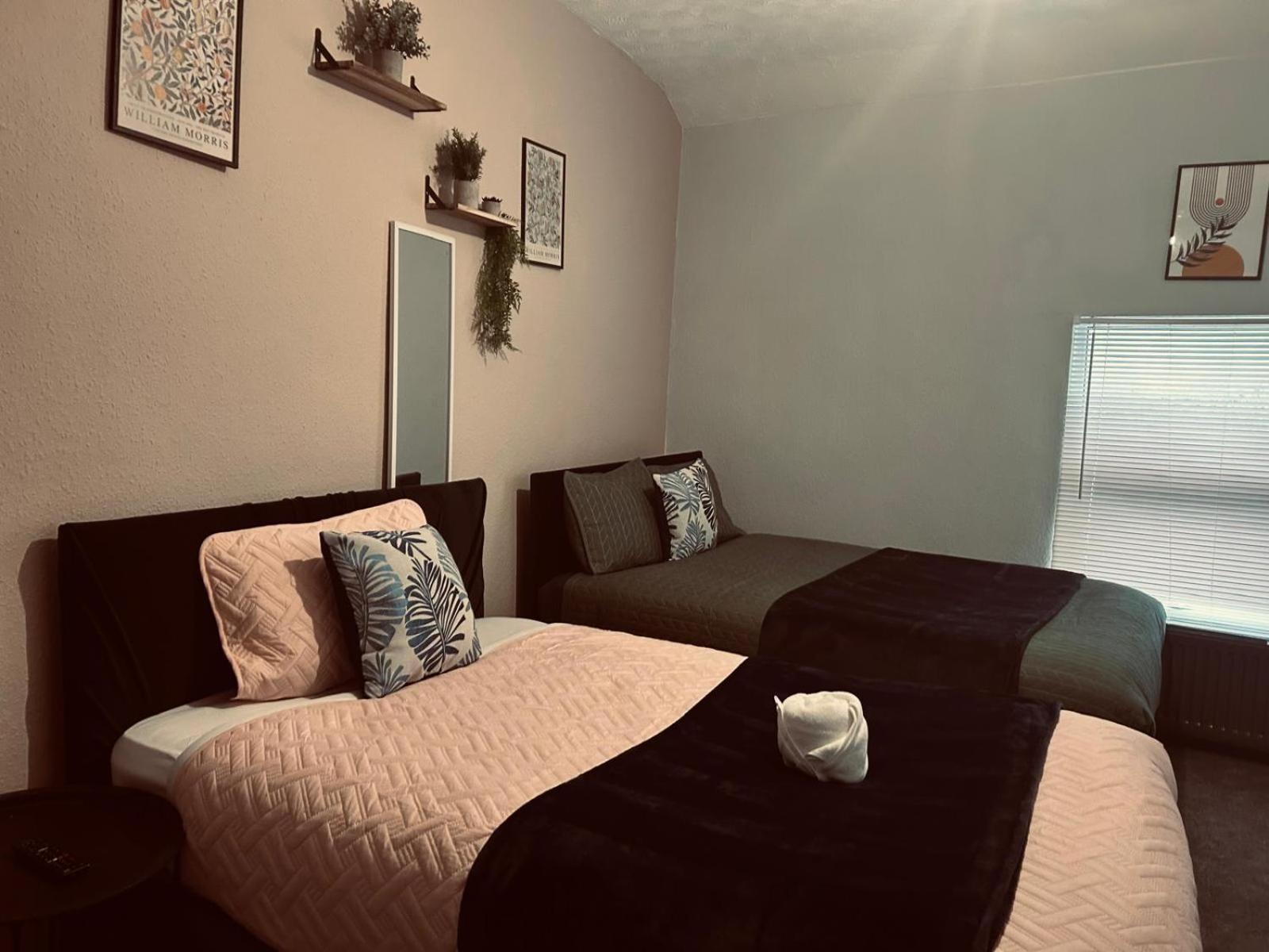 Cozy Large Sized 4 Bedroom Flat Liverpool Bagian luar foto