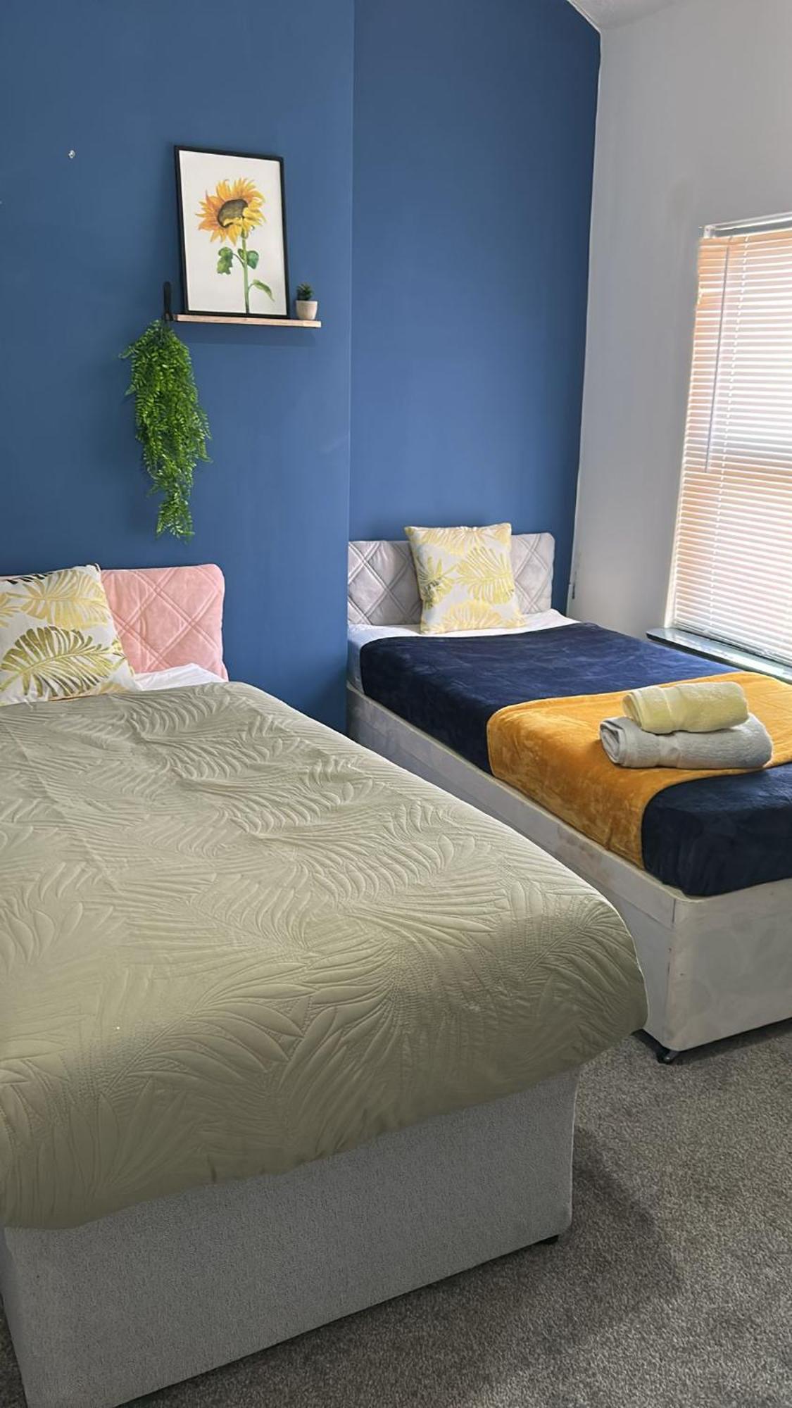 Cozy Large Sized 4 Bedroom Flat Liverpool Bagian luar foto